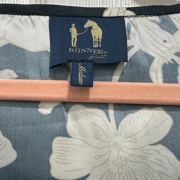 Ronner Design Blouse - Picture 3 of 4